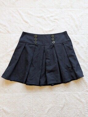 Hot Topic‎ Black Pleated Mini Skirt